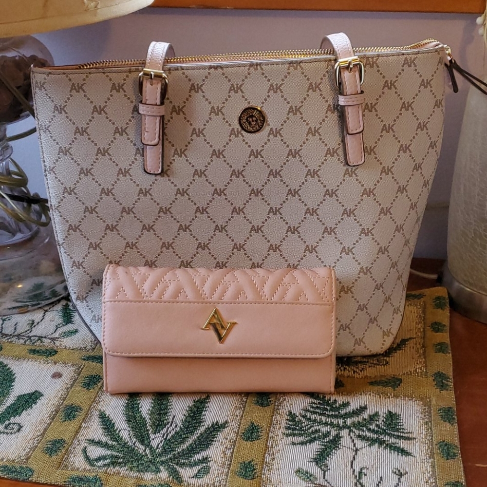 Purse and wallet